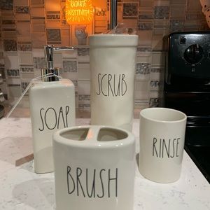 Rae Dunn Bathroom Set